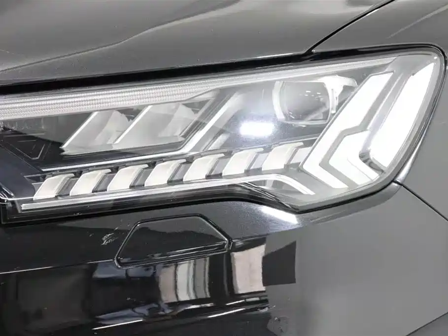 Audi Q7 — миниатюра 21