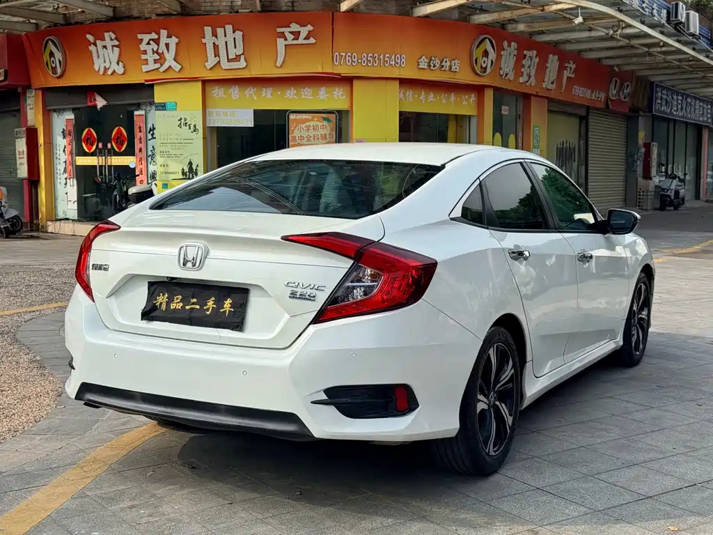 Honda Civic — миниатюра 7