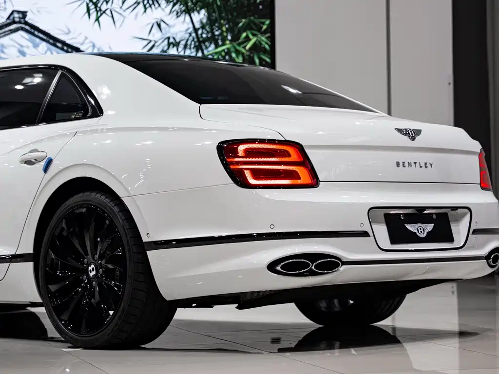 Bentley Flying Spur — миниатюра 6