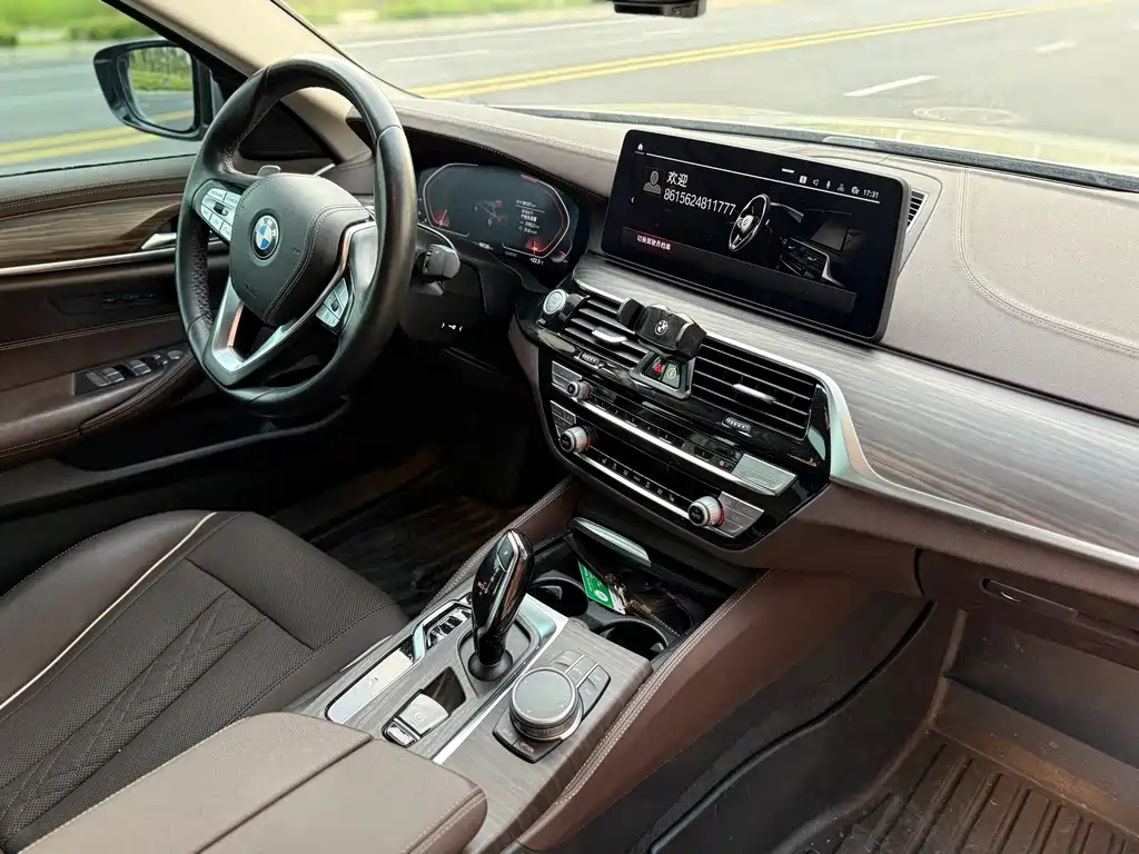 BMW 5 Series — миниатюра 8