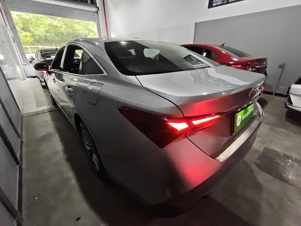 Toyota Avalon — миниатюра 5