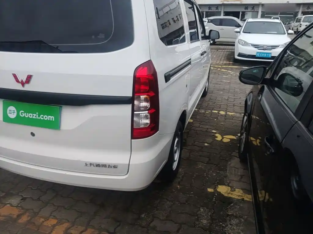 Wuling Hongguang V — миниатюра 8
