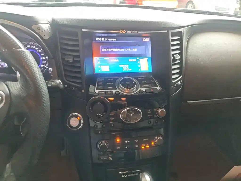 Infiniti QX70 — миниатюра 13