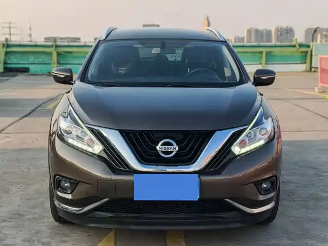 NISSAN LOULAN