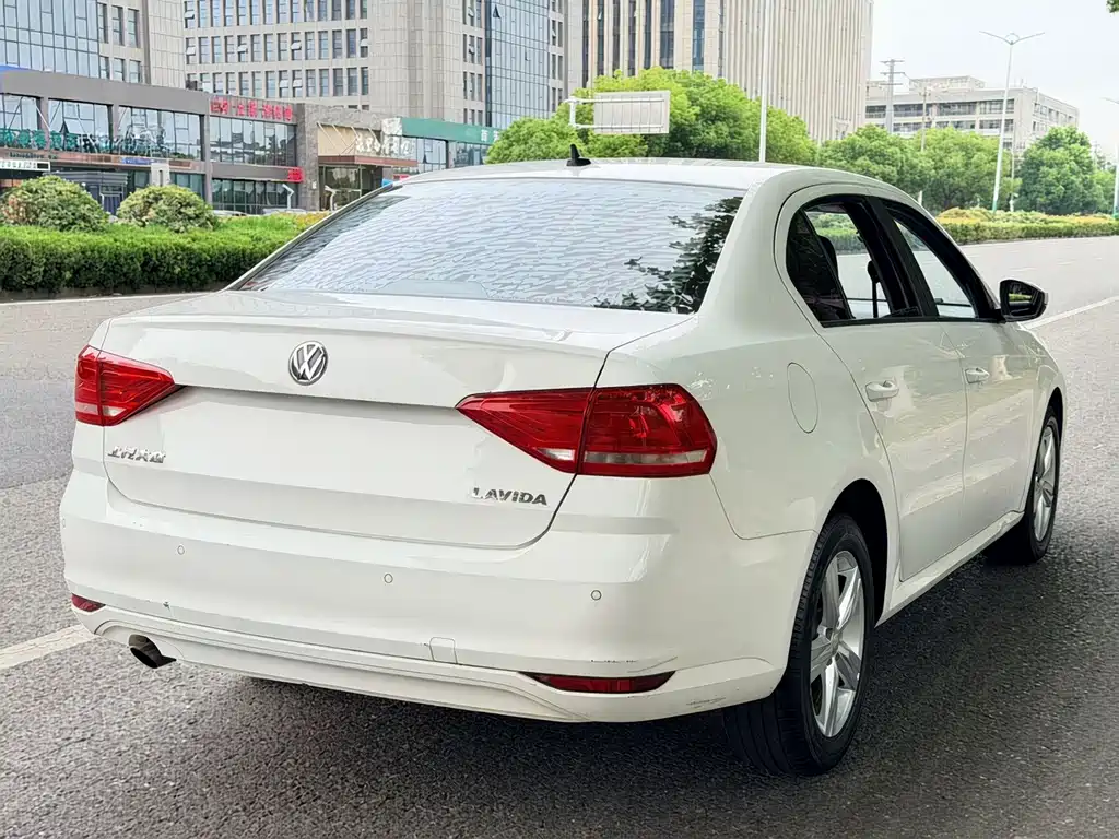 Volkswagen Lavida 2017 1.6L AT
