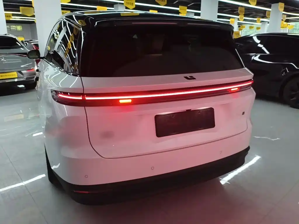 Li Auto i8 2025 Standard