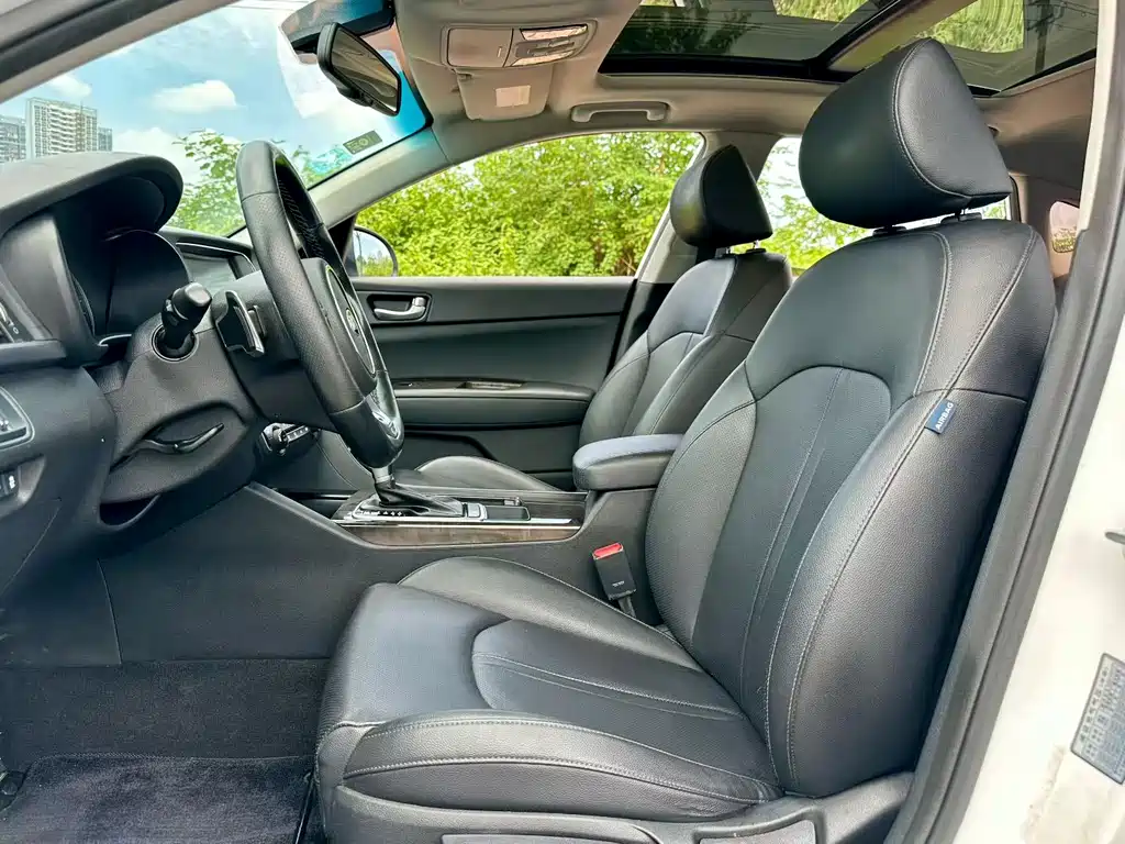 Kia K5 2016 1.6T AT LUX