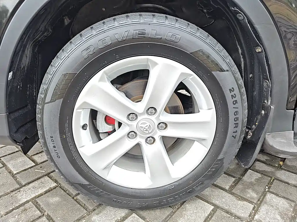 Toyota RAV4 — миниатюра 12