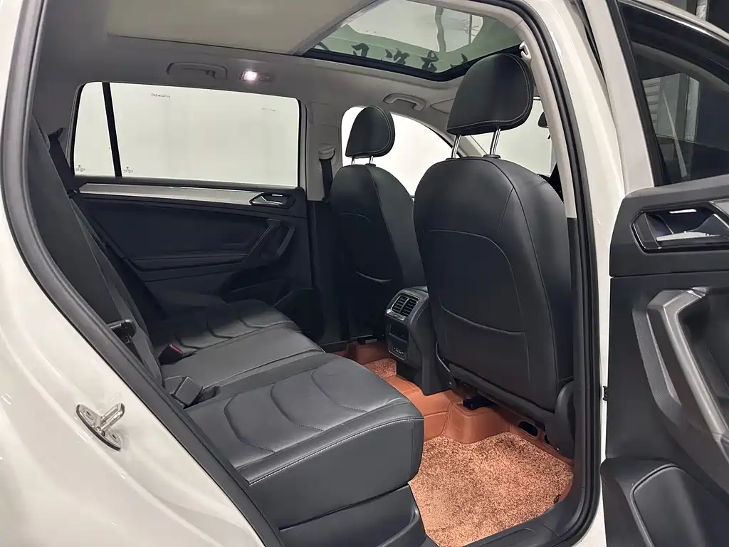 Volkswagen Tiguan L — миниатюра 30