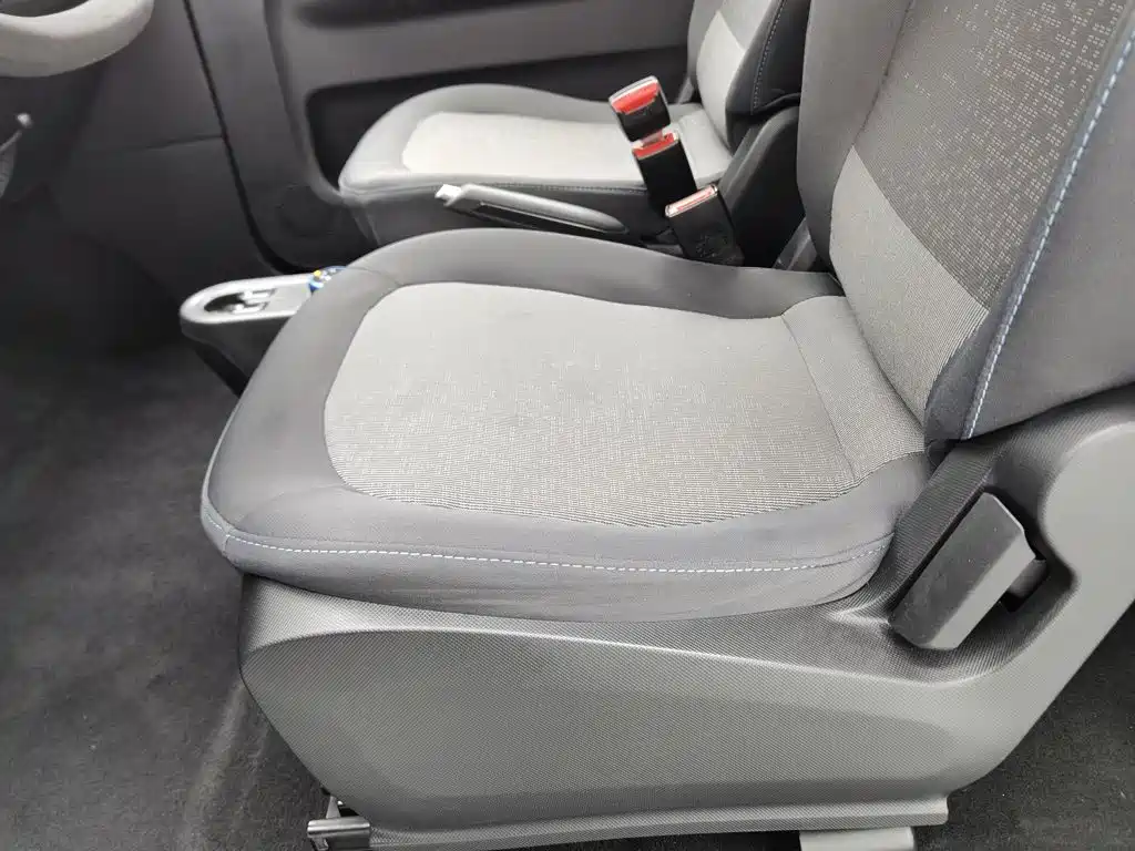 Wuling MINIEV — миниатюра 20