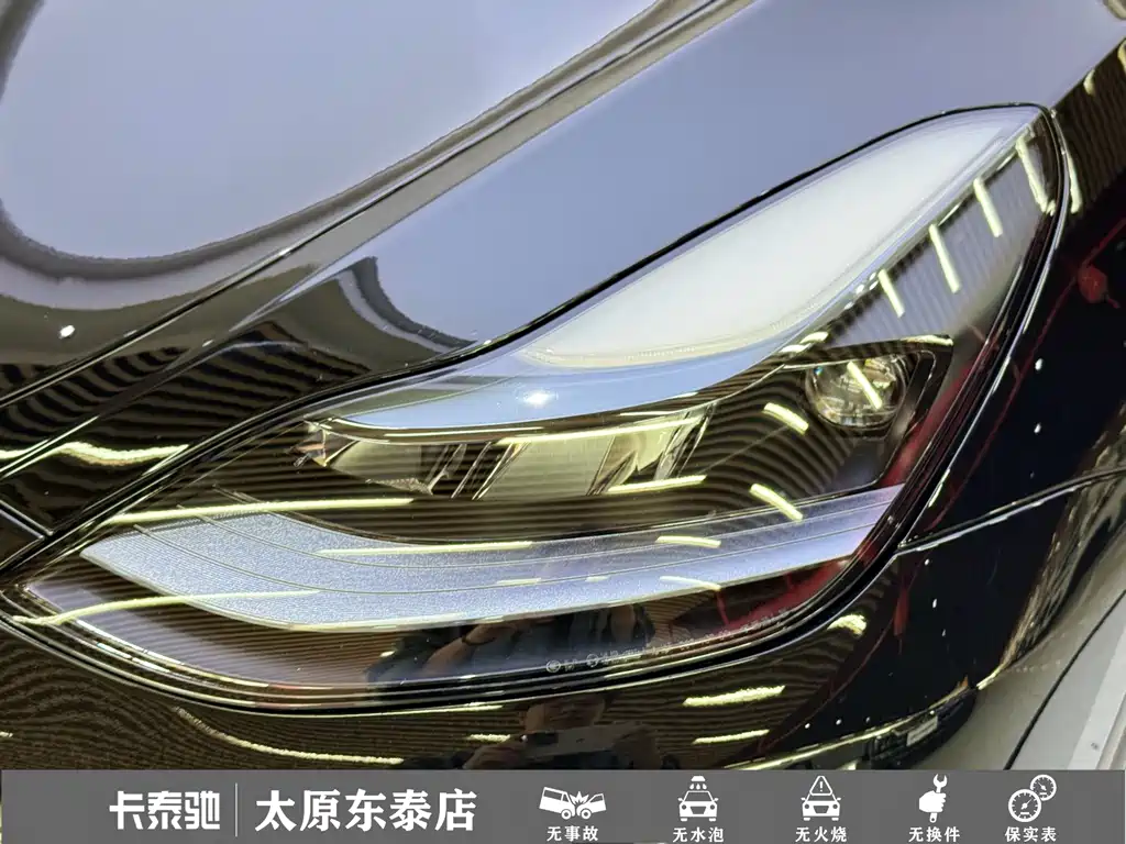 Tesla Model Y — миниатюра 5