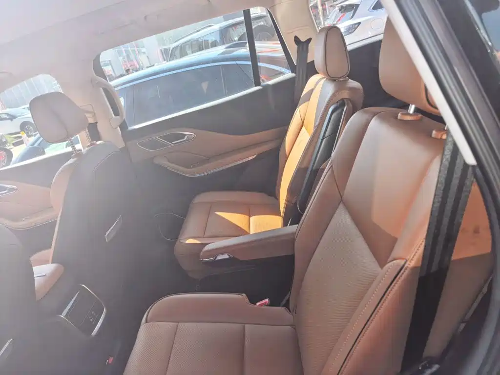 Hongqi Hongqi HS7 PHEV — миниатюра 11
