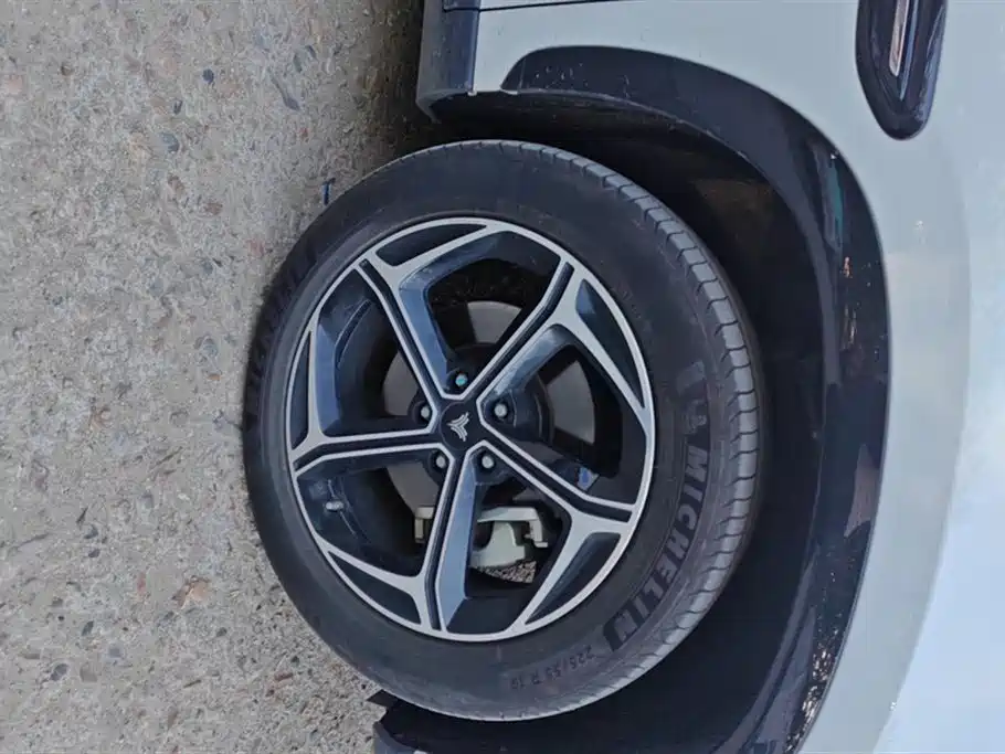NEZHA AUTOMOBILE NEZHA L