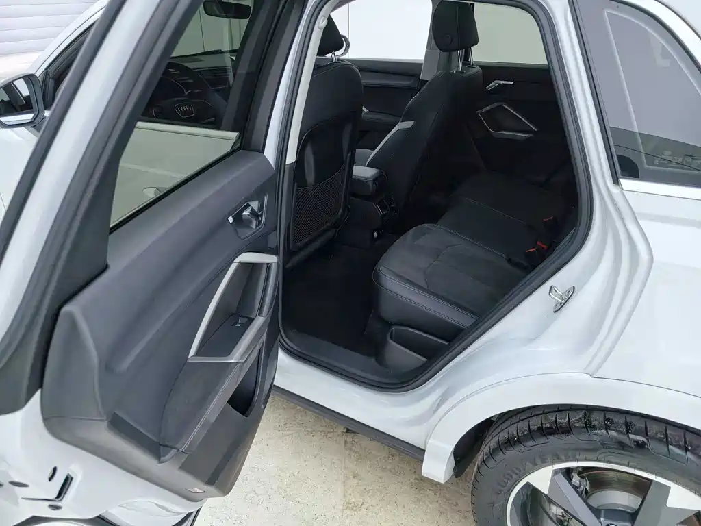 Audi Q3 — миниатюра 11