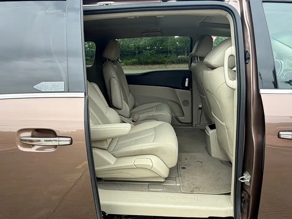 Buick GL8 — миниатюра 16