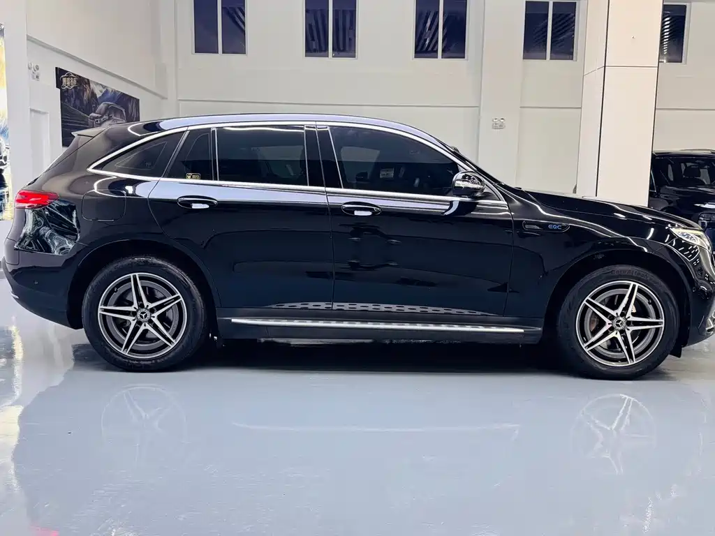 Mercedes-Benz EQC — миниатюра 5