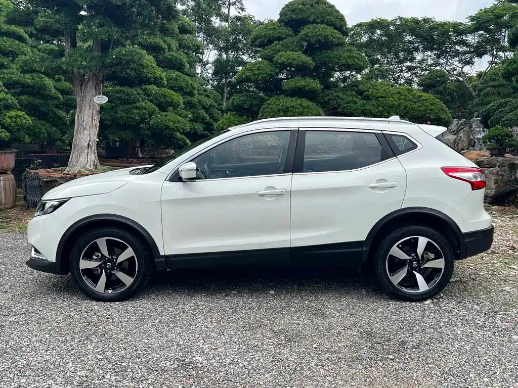 Nissan Qashqai 2017 2.0L CVT Smart V