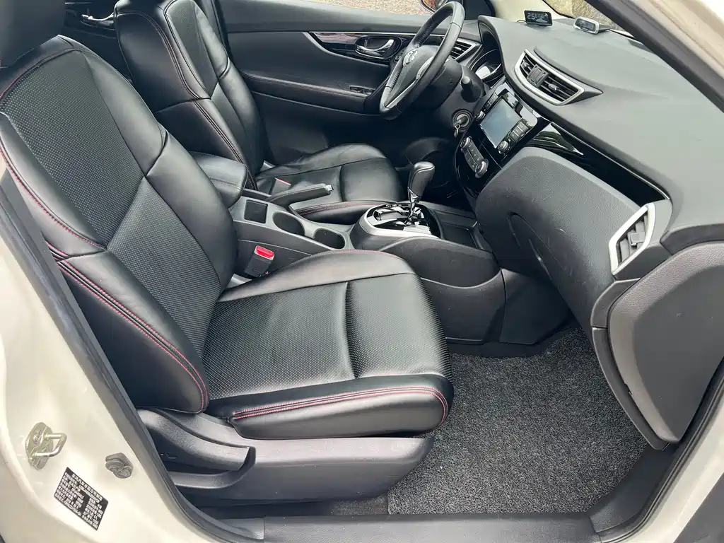 Nissan Qashqai 2017 2.0L CVT Smart V