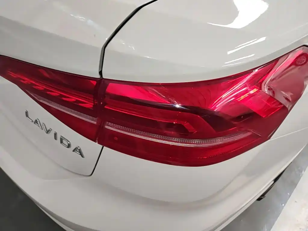 Volkswagen Lavida — миниатюра 8