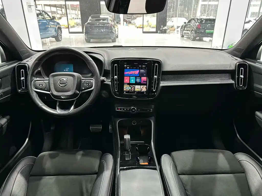 Volvo XC40 NEV — миниатюра 5