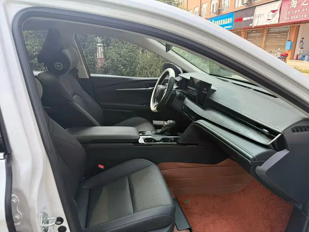 Toyota Camry — миниатюра 7
