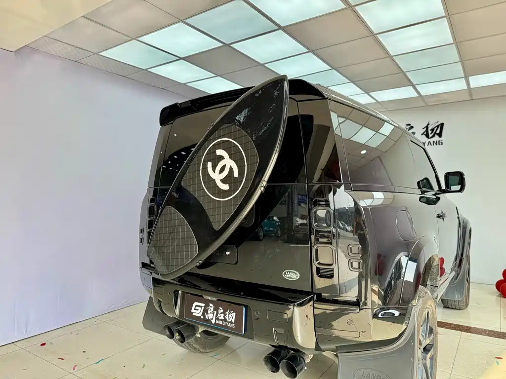 Land Rover Defender — миниатюра 25
