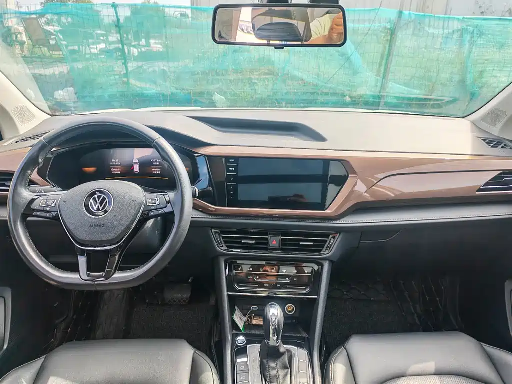 Volkswagen Tharu — миниатюра 6