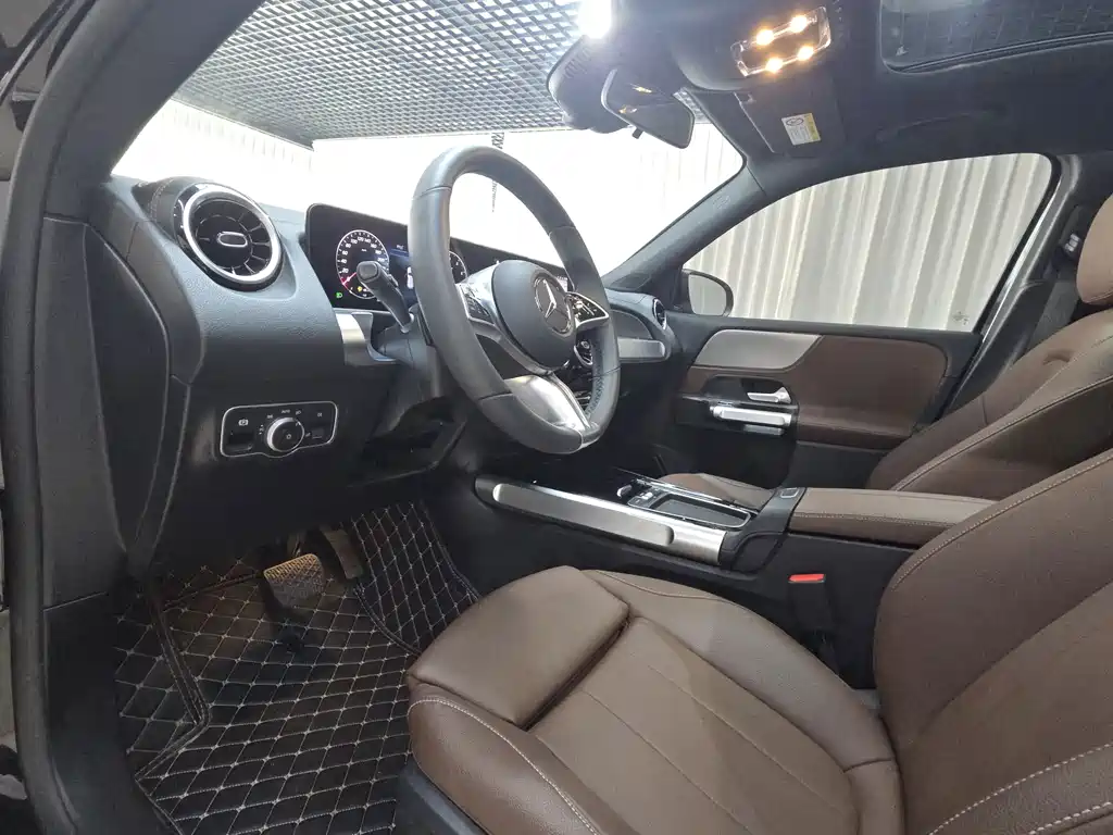 Mercedes-Benz GLB — миниатюра 12