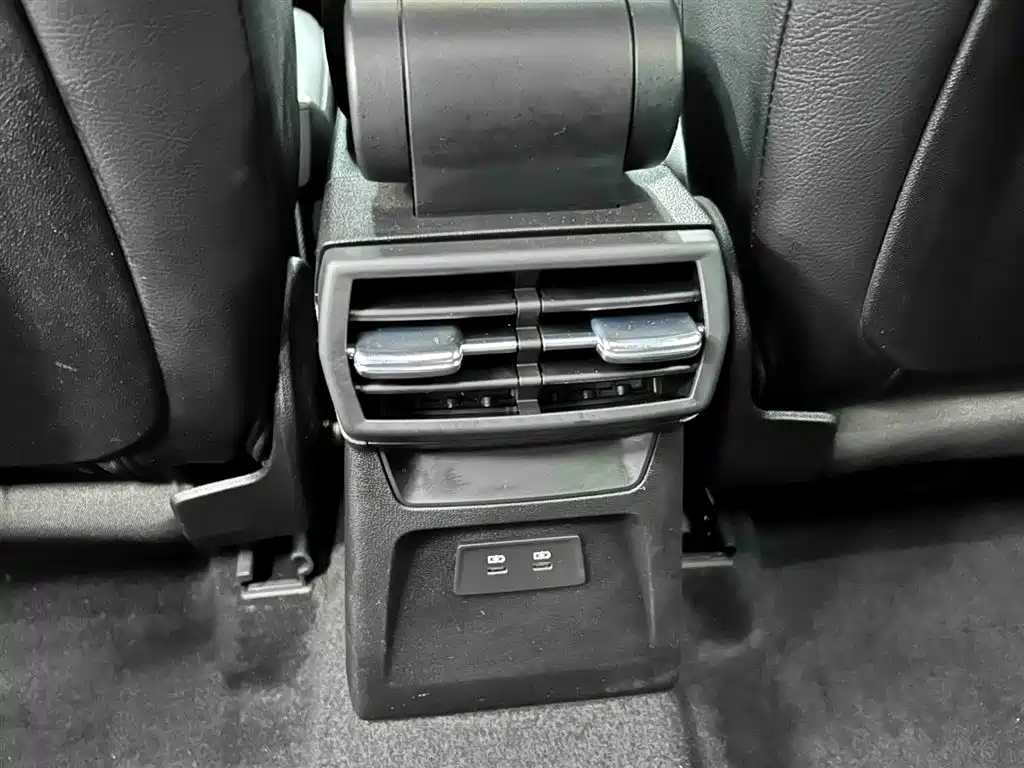 Audi A3 2023 Белый из Китая, фото 2