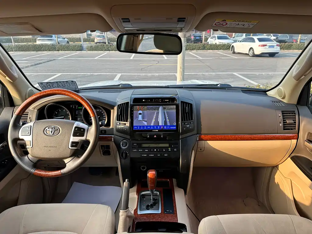 Toyota Land Cruiser 4.0L V6 Middle East Limited Edition, фото 8