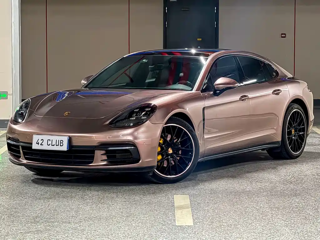 Porsche Panamera 2021