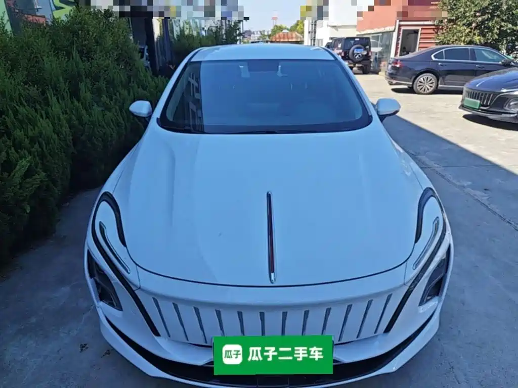 Hongqi Hongqi E-QM5 — миниатюра 3