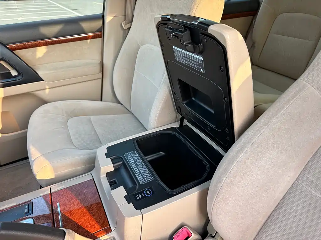 Toyota Land Cruiser 4.0L V6 Middle East Limited Edition, фото 14