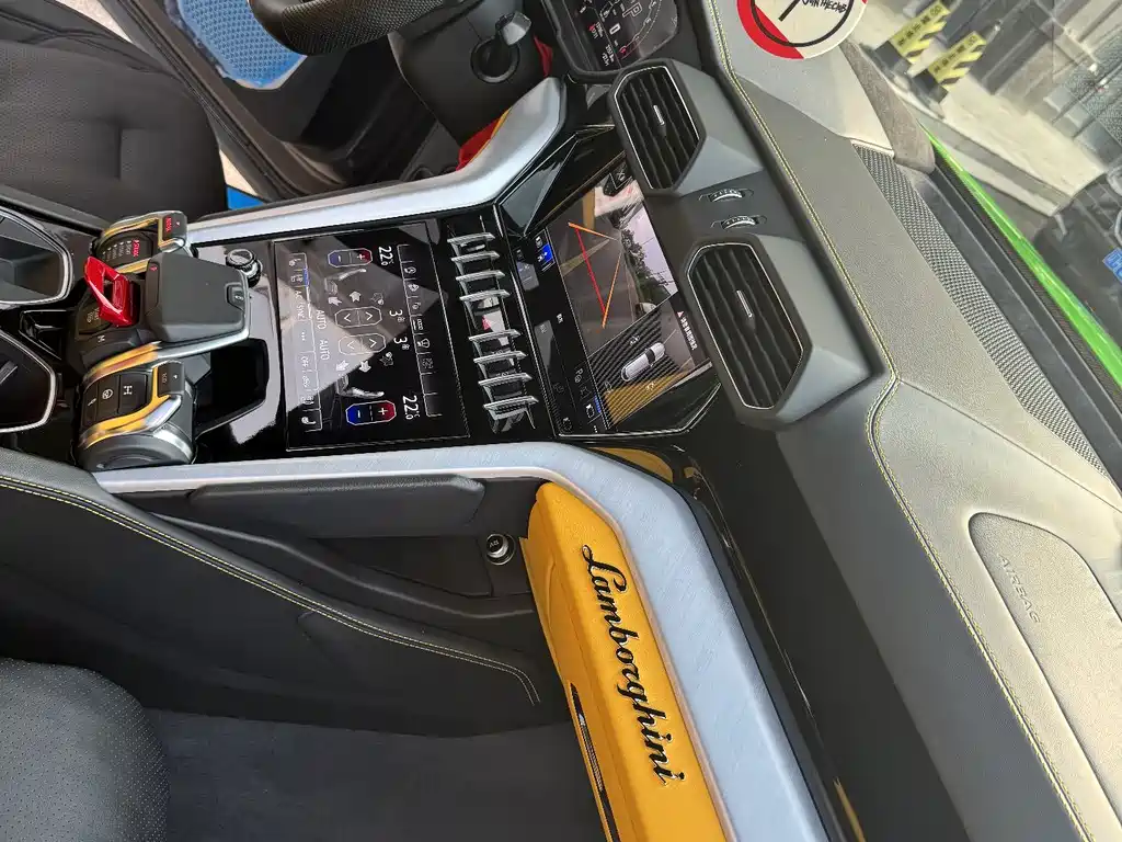 Lamborghini Urus 2021 4.0T V8