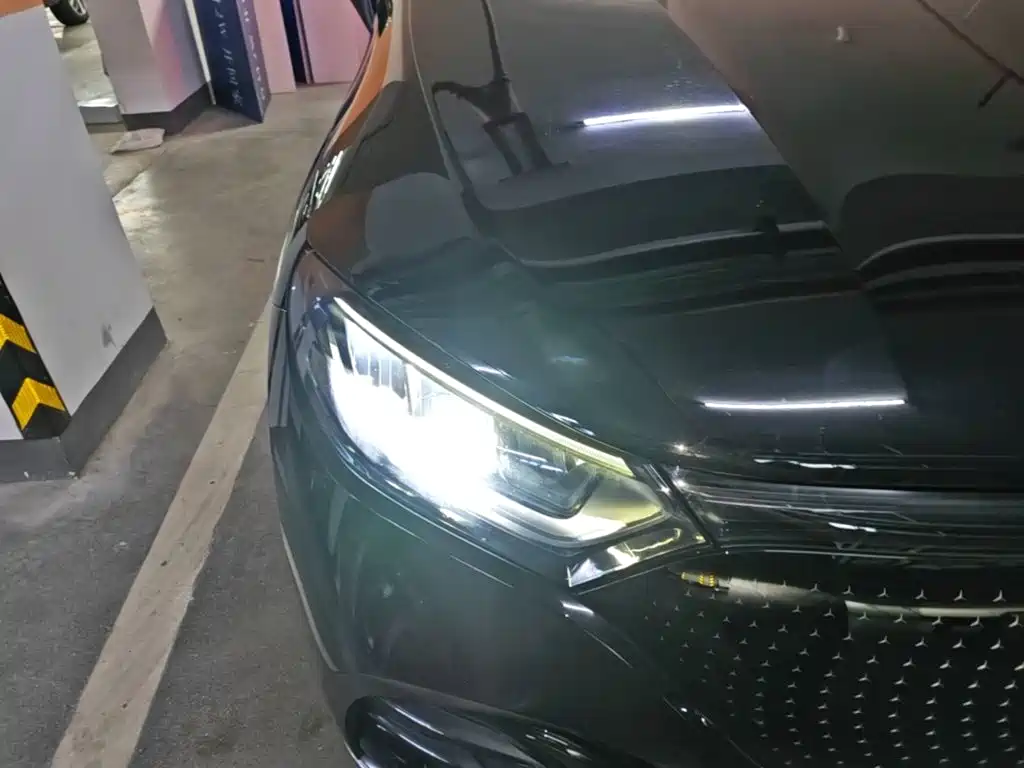 Mercedes-Benz EQE SUV — миниатюра 11