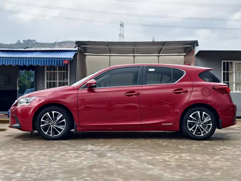 Lexus CT — миниатюра 12