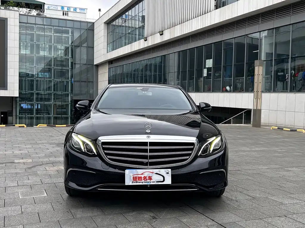 Mercedes-Benz E-Class — миниатюра 2