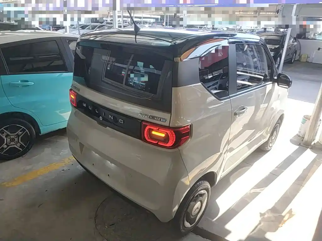 Wuling MINIEV — миниатюра 7