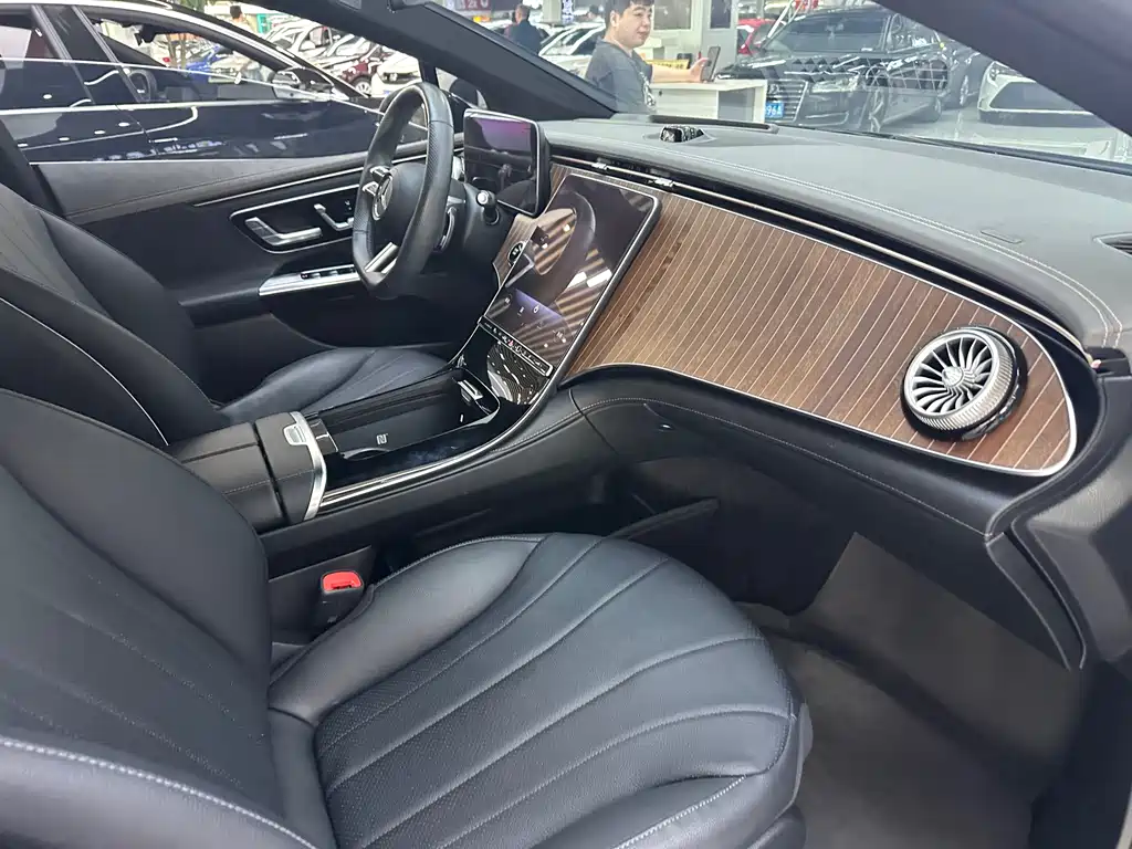 Mercedes-Benz EQE — миниатюра 16