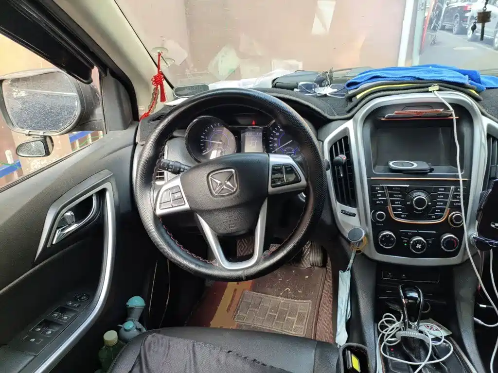 JMC Yusheng S350 — миниатюра 6