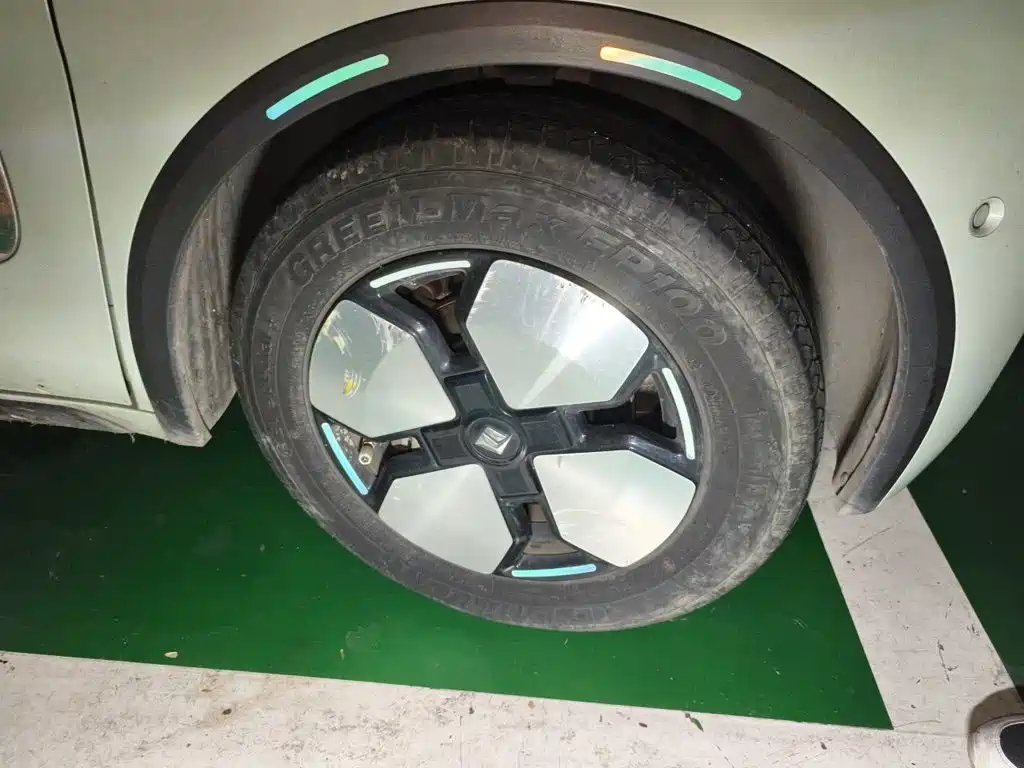 Baojun KiWi EV — миниатюра 25
