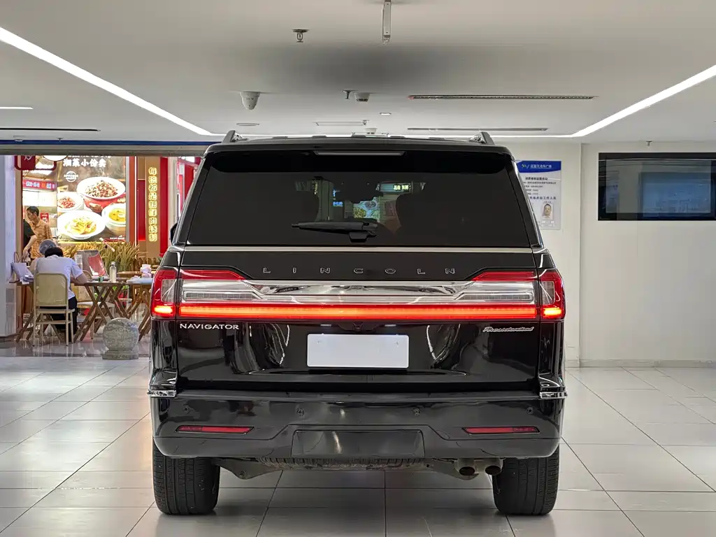 Lincoln Navigator — миниатюра 6