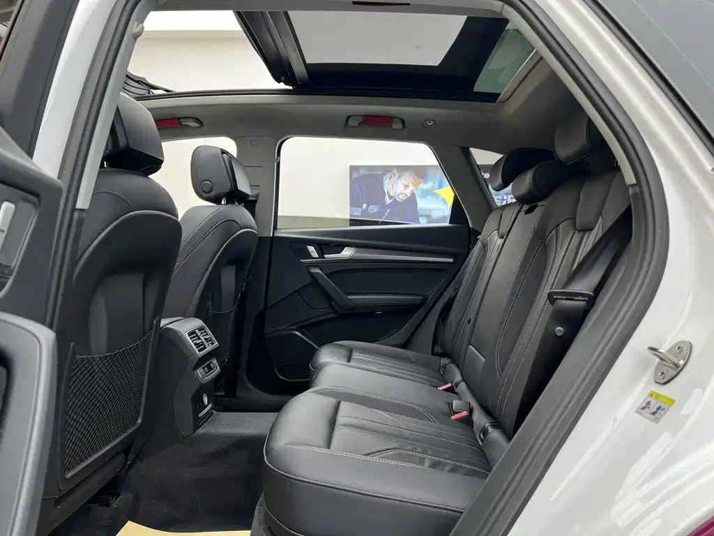 Audi Q5L — миниатюра 28