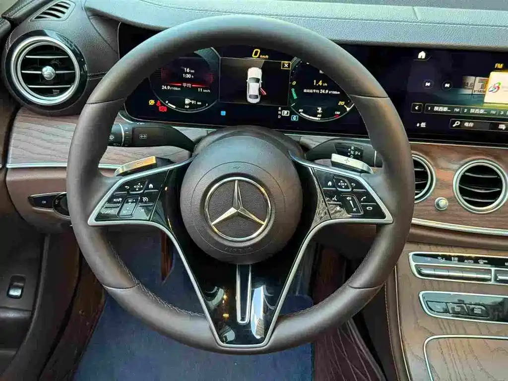 Mercedes-Benz E-Class — миниатюра 6