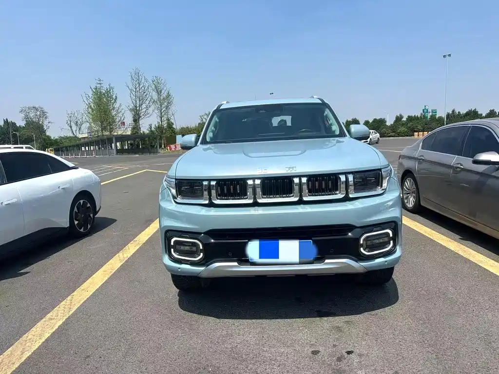 BAIC BJ60 2022 2.0T мест