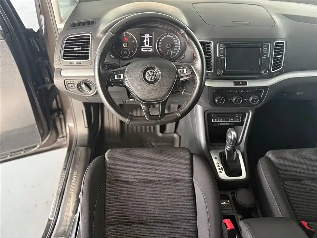 Volkswagen Xia 2016 280TSI 7 мест