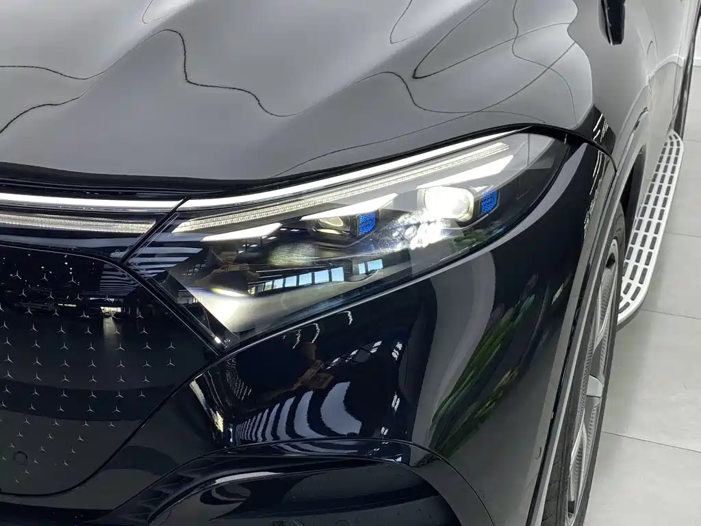 Mercedes-Benz EQS SUV — миниатюра 5