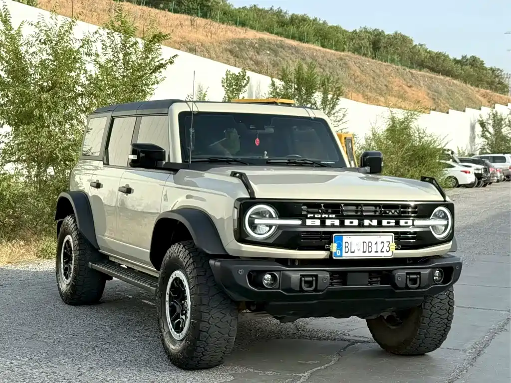 Ford Bronco — миниатюра 3