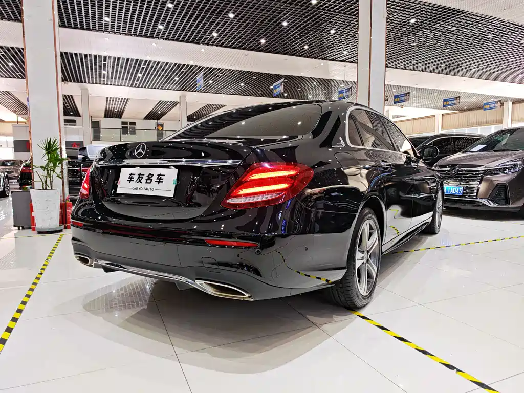 MERCEDES-BENZ E CLASS