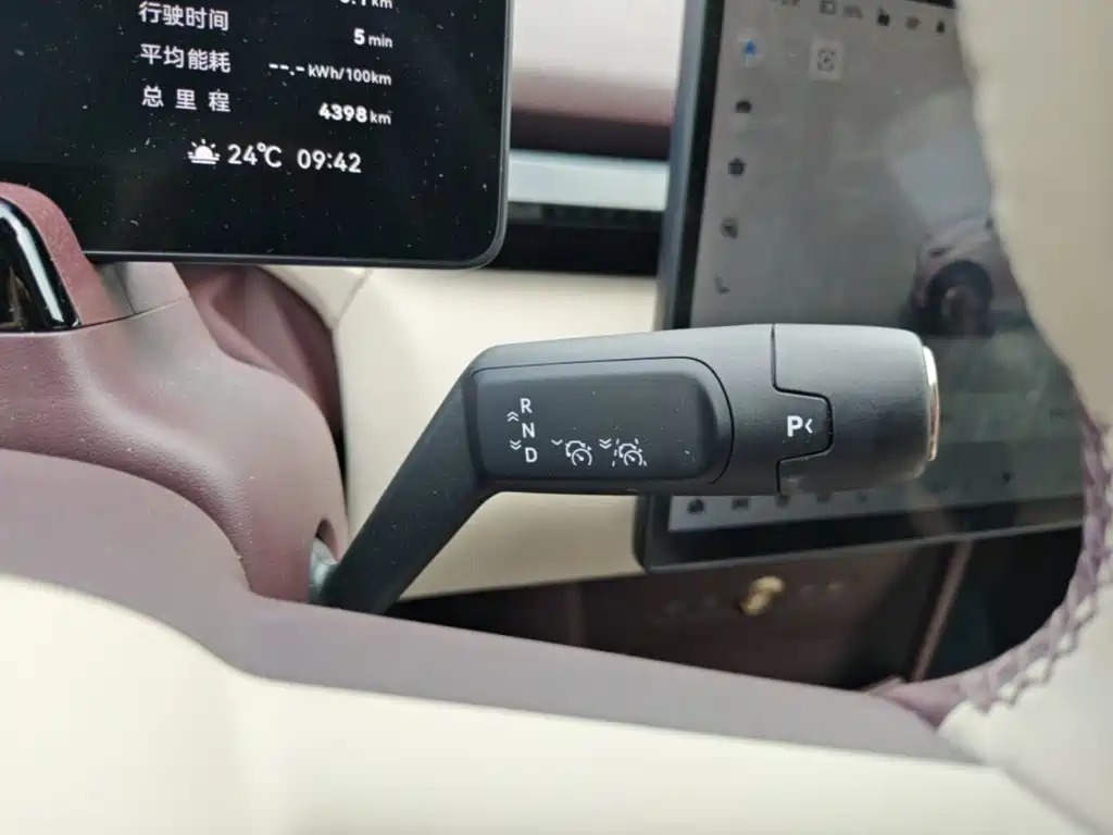 Zeekr X 2025 мест